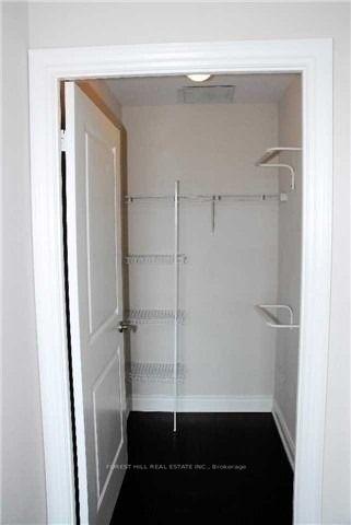 2 Bedrooms Condo at 10 Bloorview, Toronto For sale