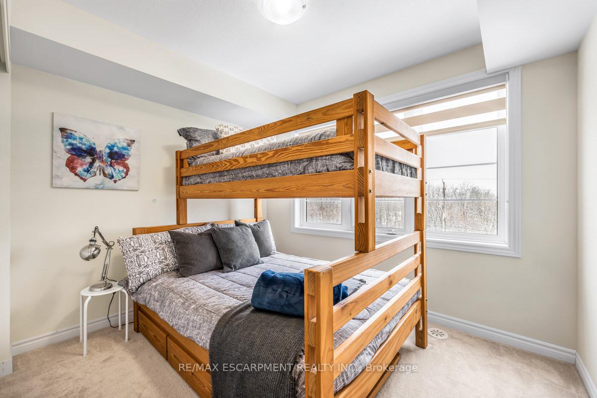 2 Bedrooms Condo at 383 Dundas,  Hamilton For sale