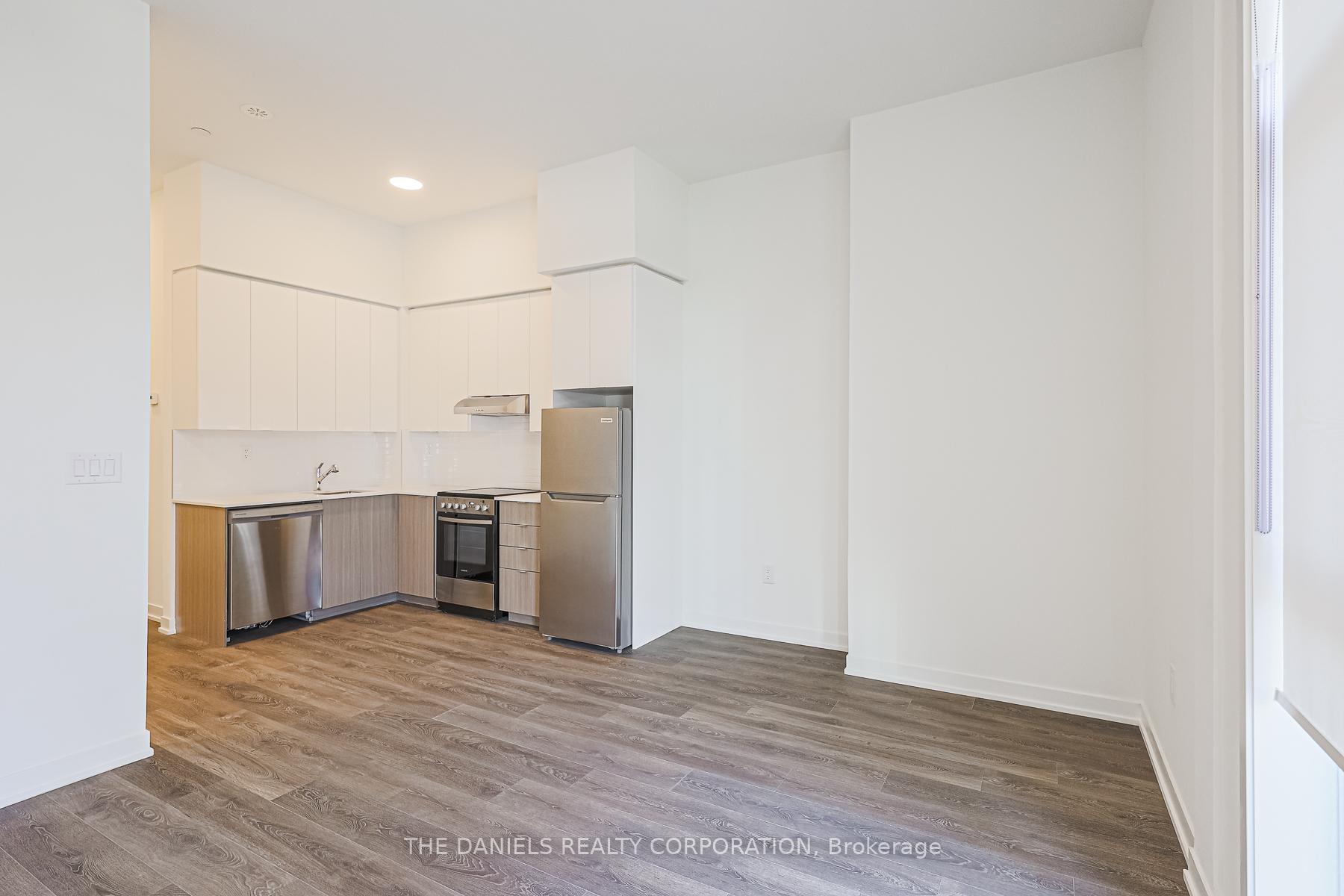 2 Bedrooms Condo at 165 Canon Jackson,  Toronto For sale