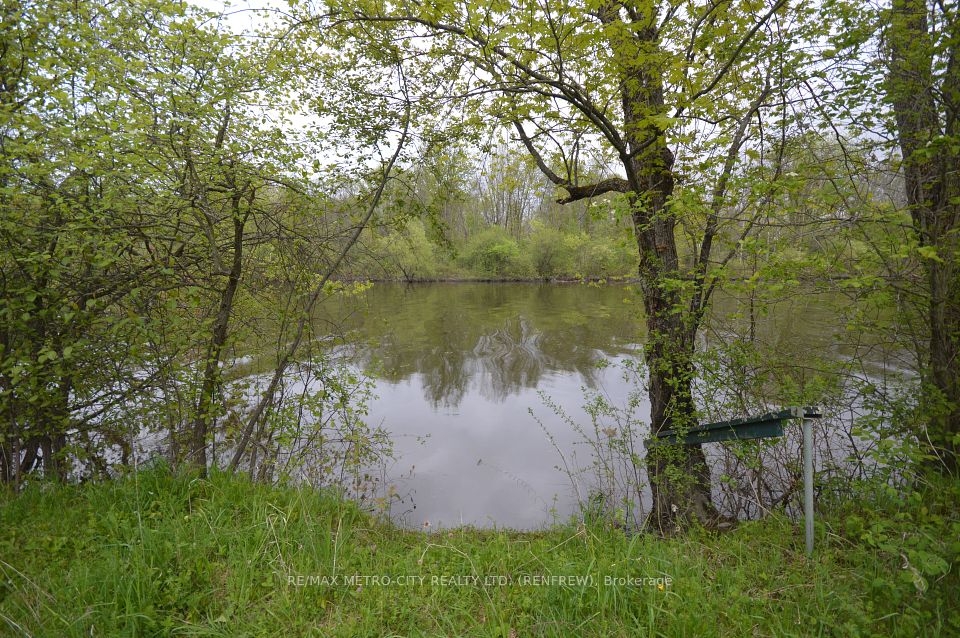 00 River Road, Horton, ON K7V 3Z8