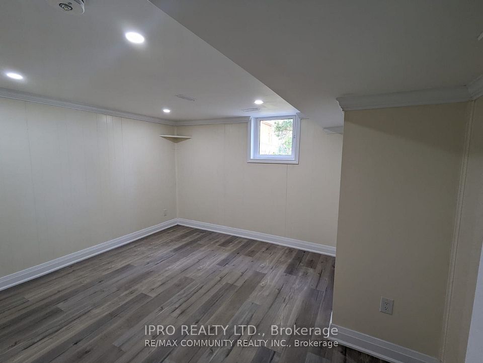 3263 Cawthra
