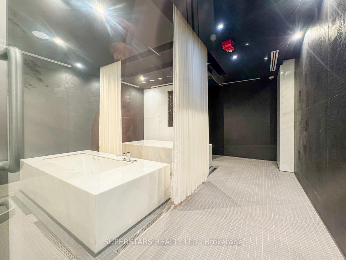 1 Bedroom Condo at 87 Peter, Toronto For sale