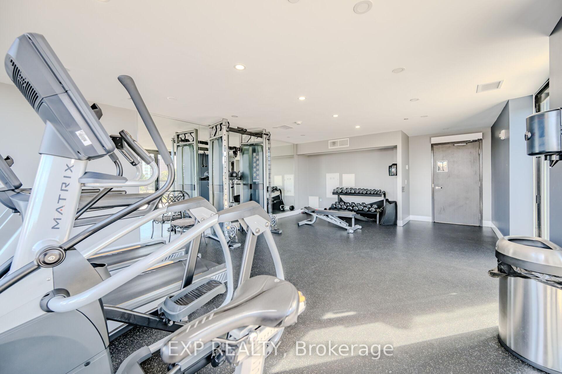 2 Bedrooms Condo at 15 Queen, Hamilton For sale