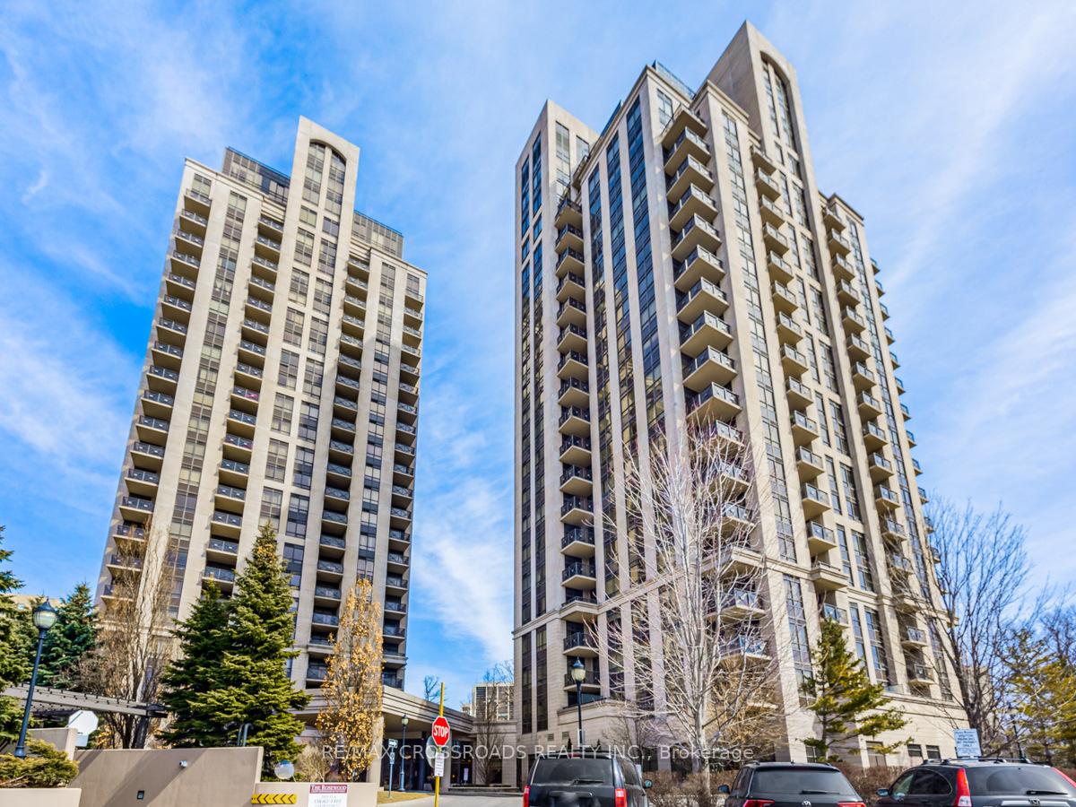 2 Bedrooms Condo at 135 Wynford, Toronto For sale