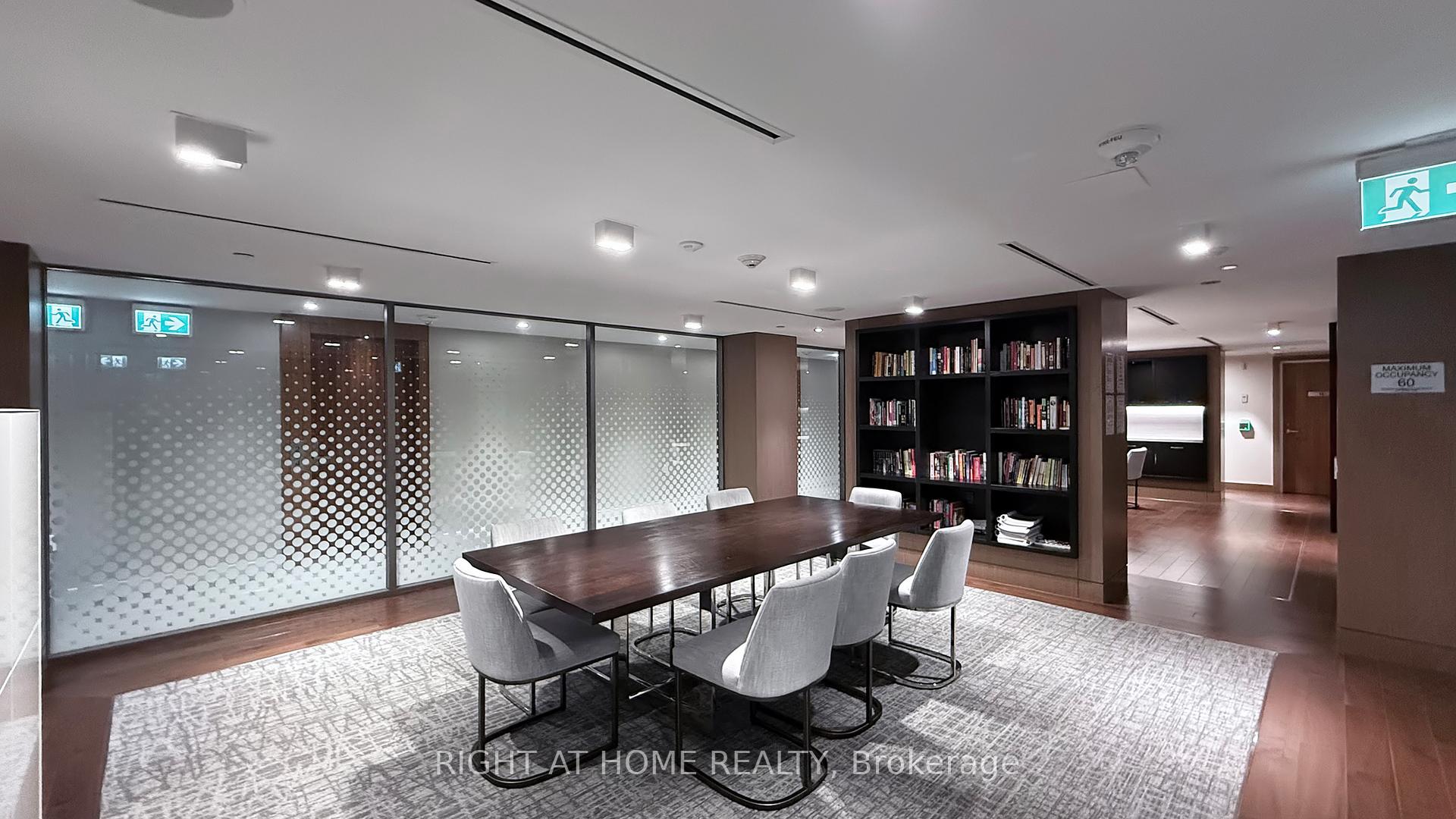 2 Bedrooms Condo at 15 Queens, Toronto For sale