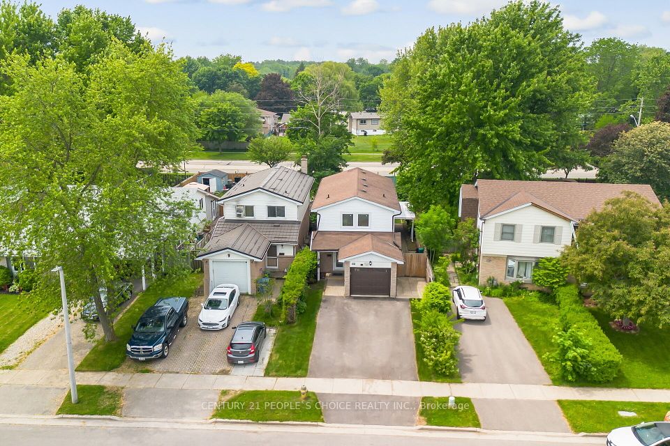 106 QUEENSDALE Crescent
