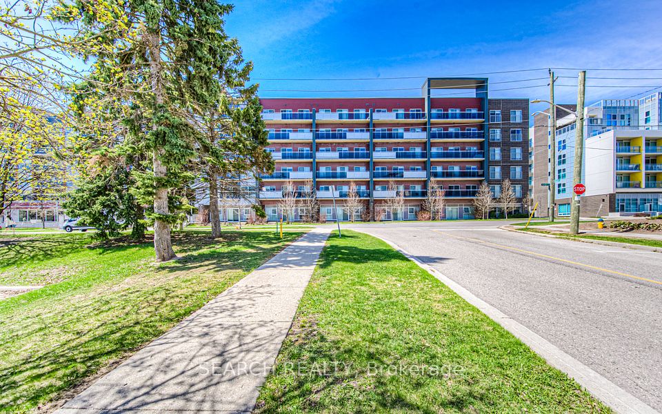 251 Hemlock