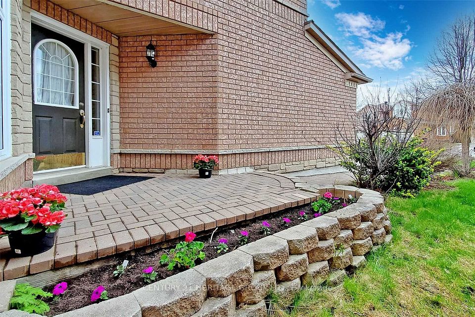 46 Rush Road, Aurora, ON L4G 7G5