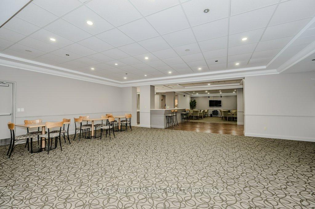 2 Bedrooms Condo at 1150 Parkwest, Mississauga For sale