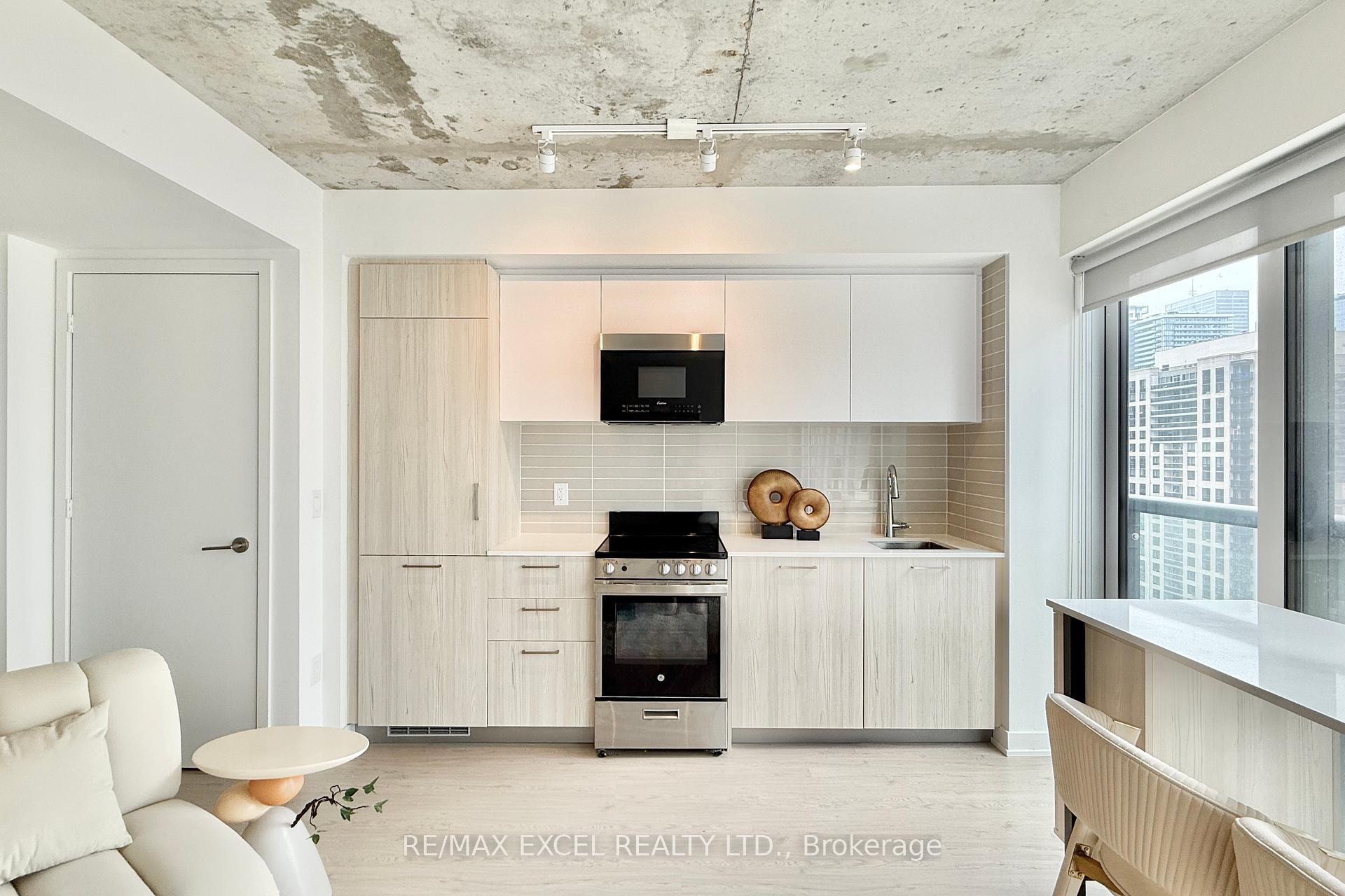 2 Bedrooms Condo at 65 Mutual, Toronto For sale