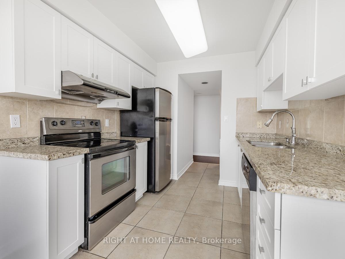 3 Bedrooms Condo at 88 Grandview,  Toronto For sale