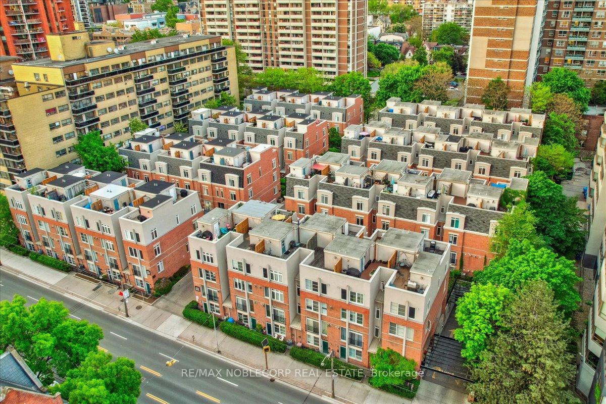2 Bedrooms Condo at 415 Jarvis, Toronto For sale
