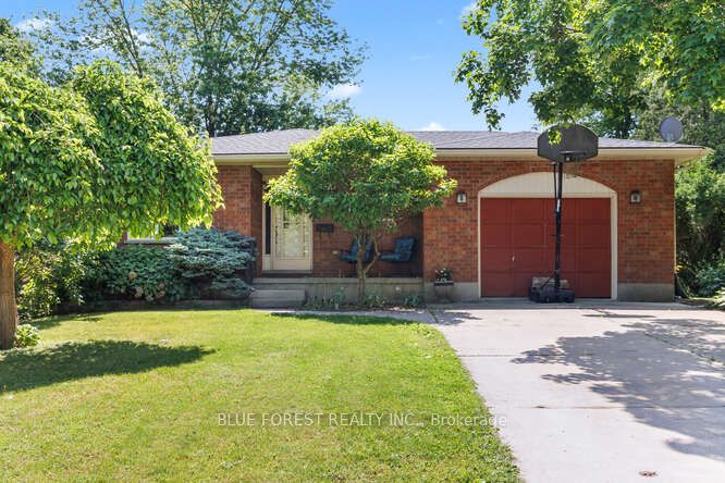 112 Elgin Avenue