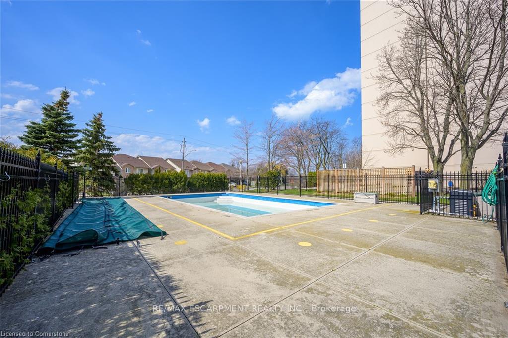 3 Bedrooms Condo at 301 FRANCES,  Hamilton For sale
