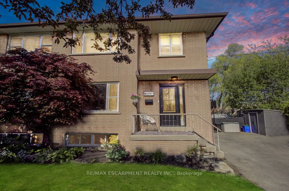 2297 BARCLAY