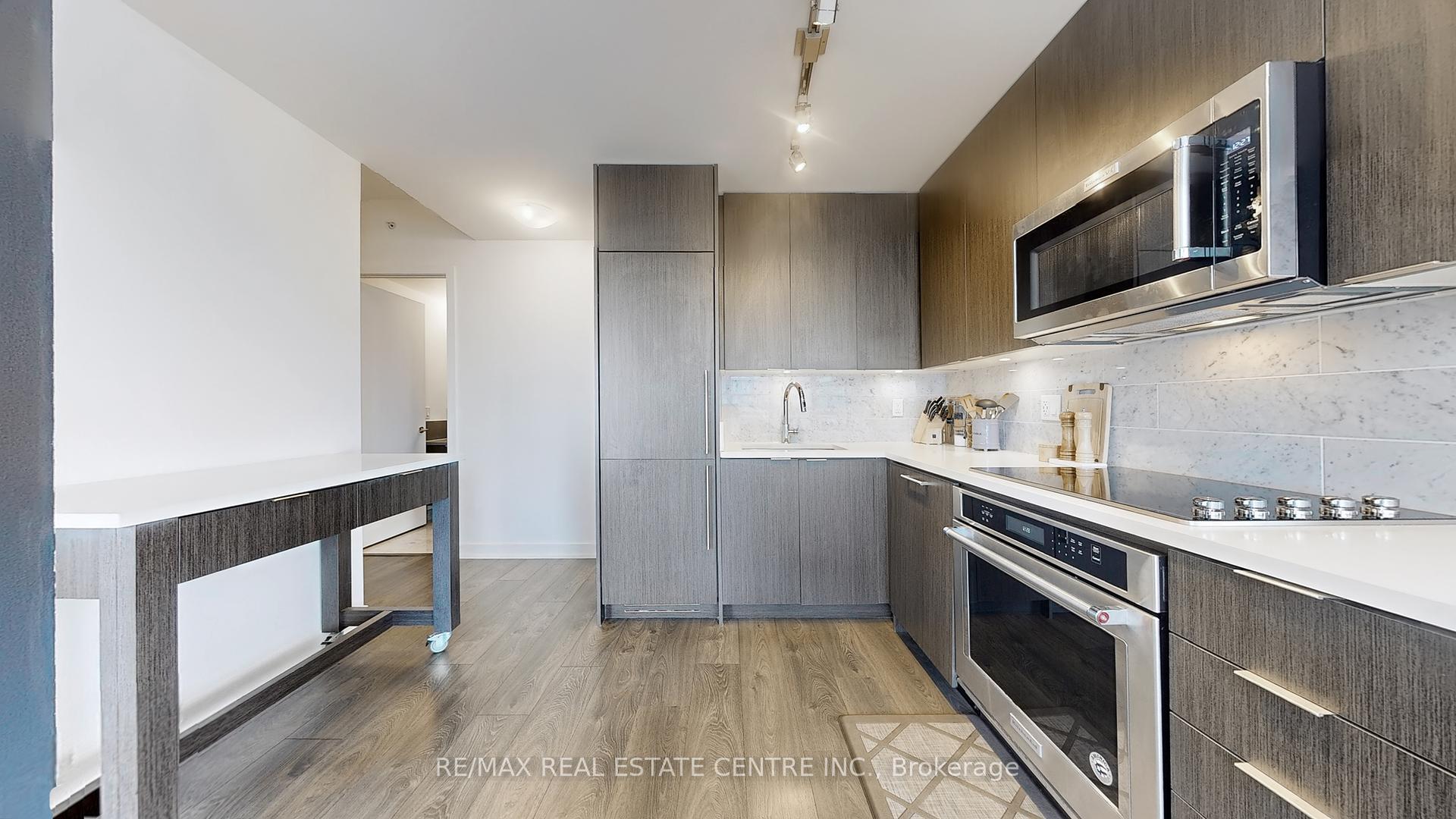 2 Bedrooms Condo at 38 Iannuzzi,  Toronto For sale