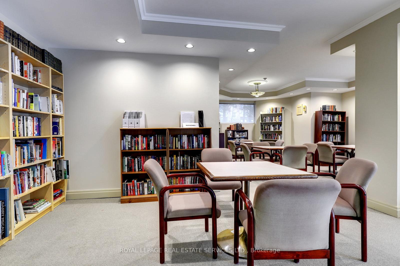 2 Bedrooms Condo at 2190 Lakeshore, Burlington For sale