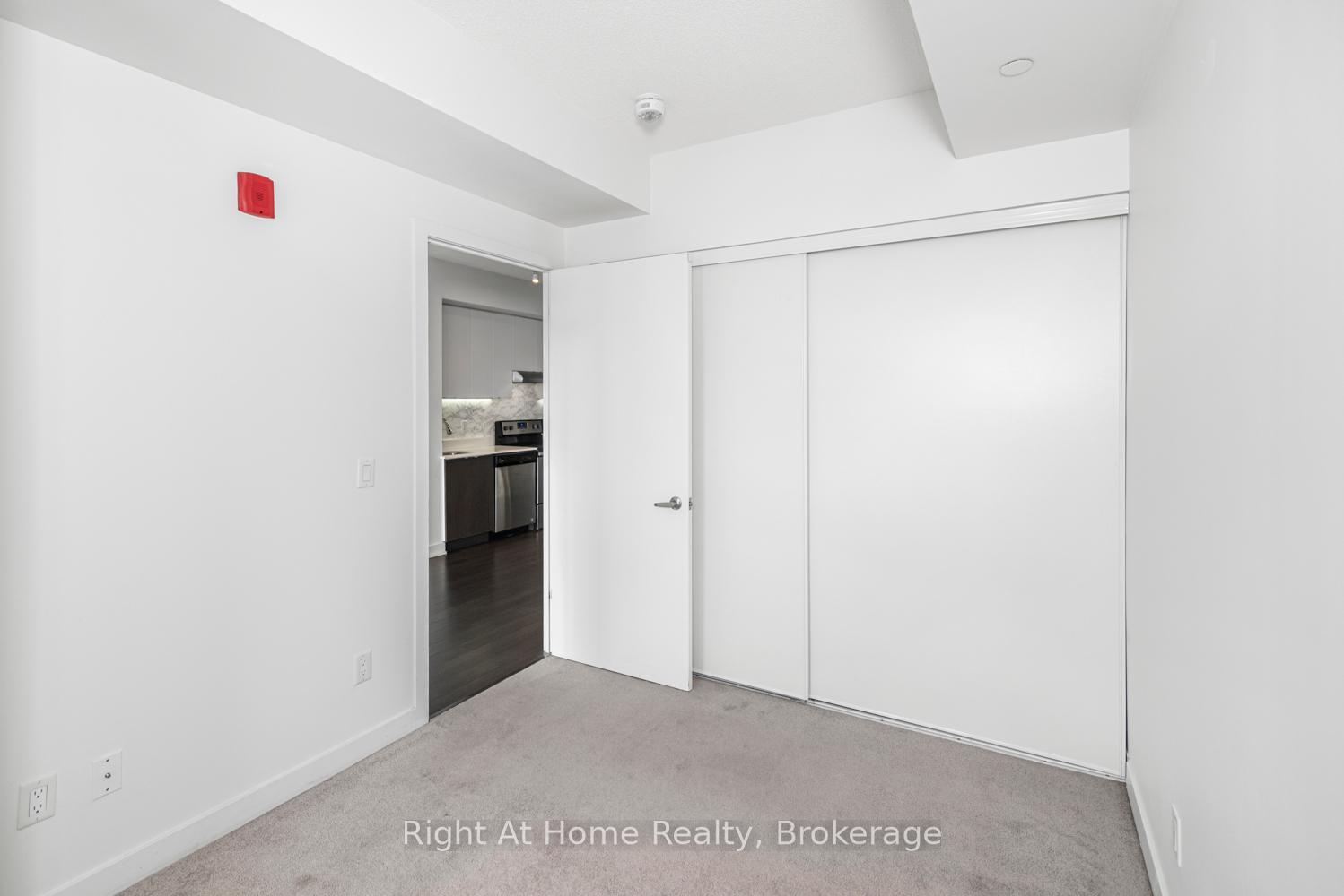 1 Bedroom Condo at 5260 Dundas, Burlington For sale