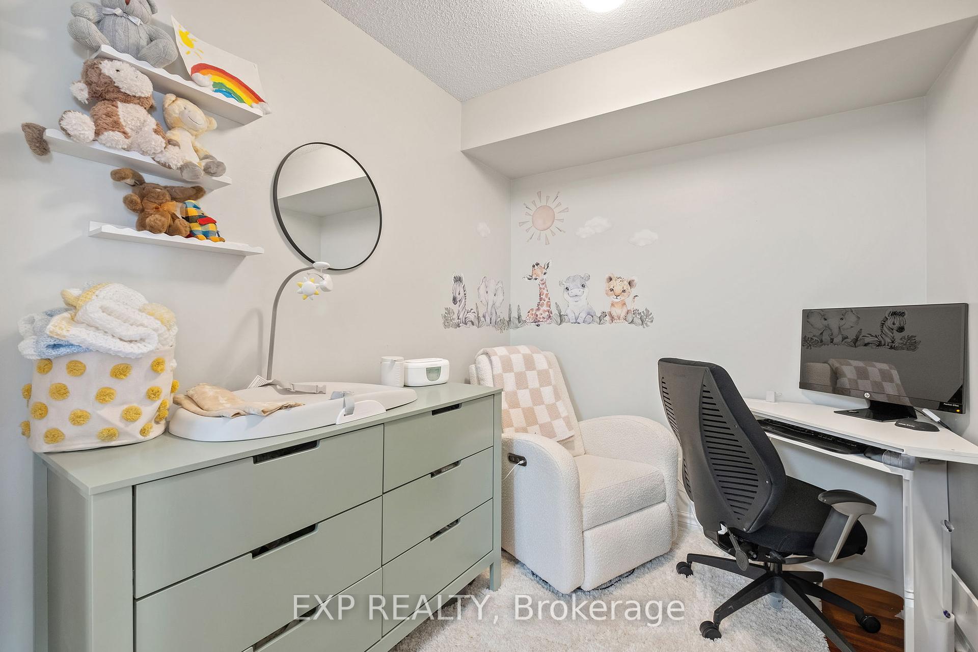 2 Bedrooms Condo at 19 Barberry, Toronto For sale