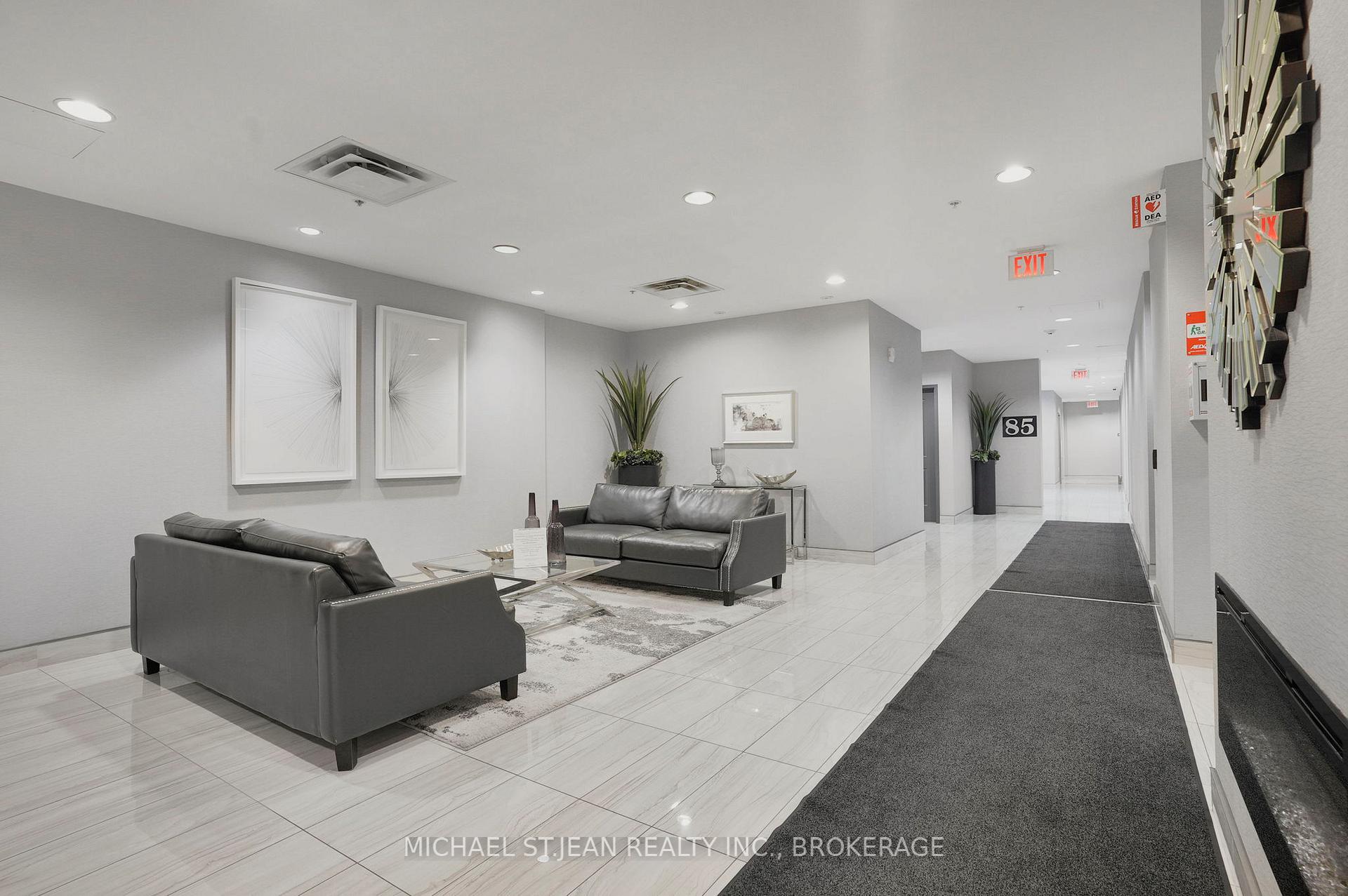 1 Bedroom Condo at 85 Robinson,  Hamilton For sale