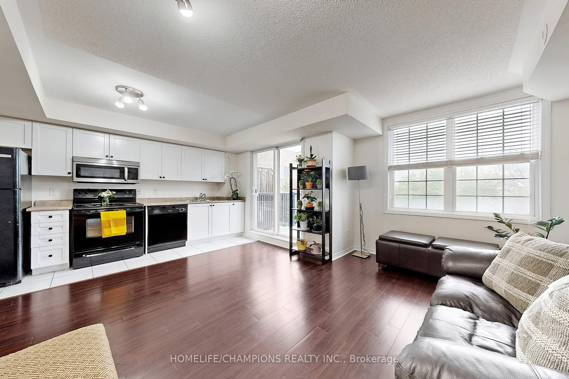 2 Bedrooms Condo at 35 Strangford, Toronto For sale