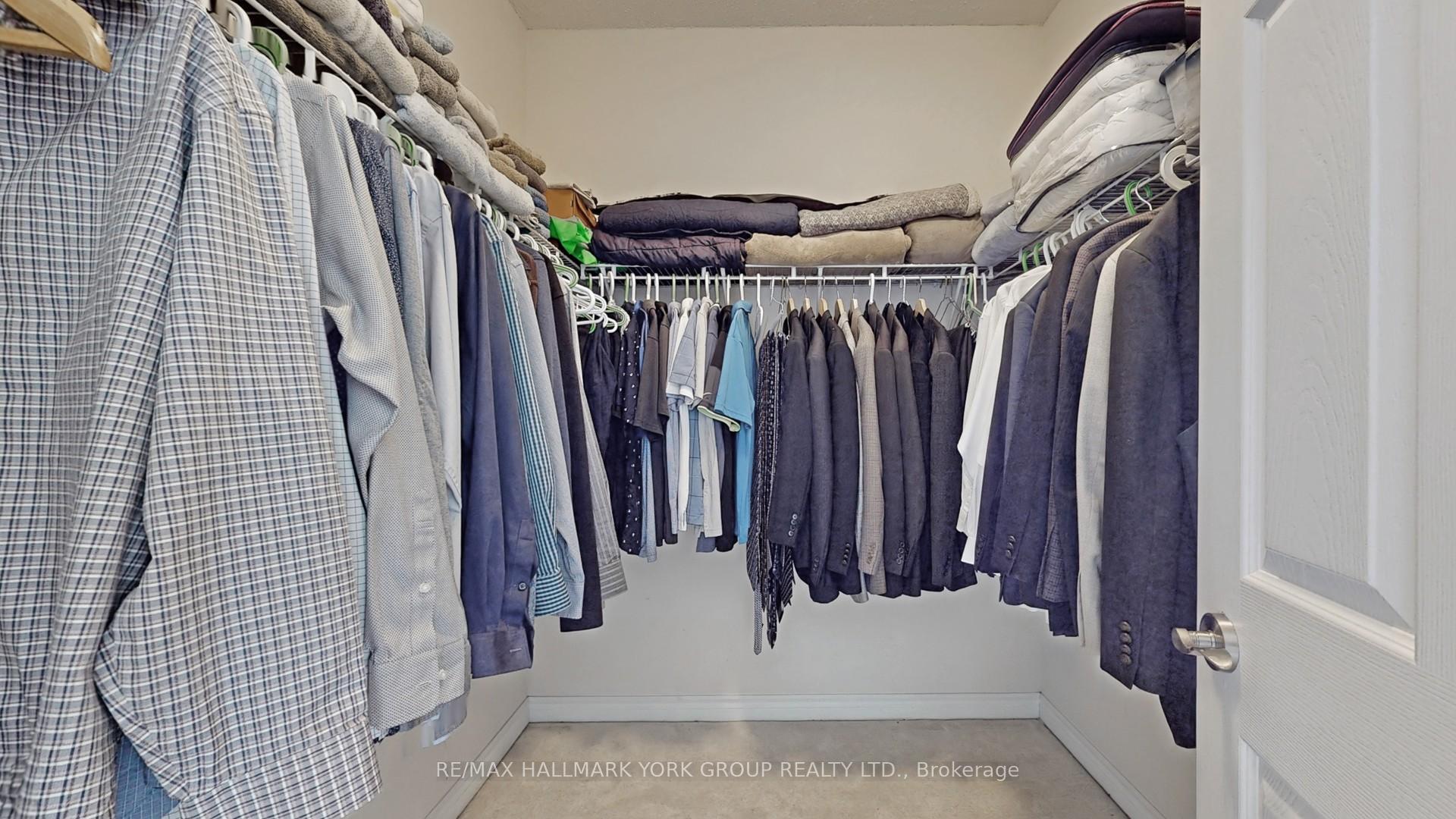 3 Bedrooms Condo at 1135 Royal York,  Toronto For sale