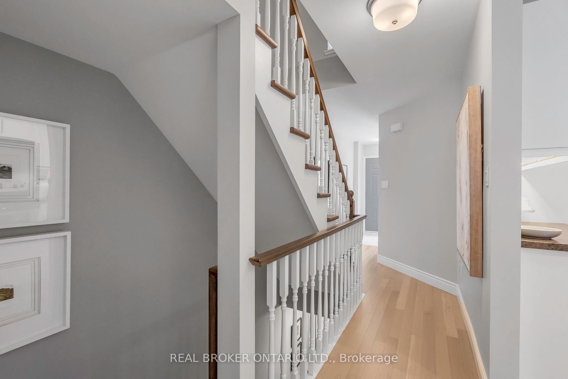 2 Bedrooms Condo at 2015 Cleaver, Burlington For sale