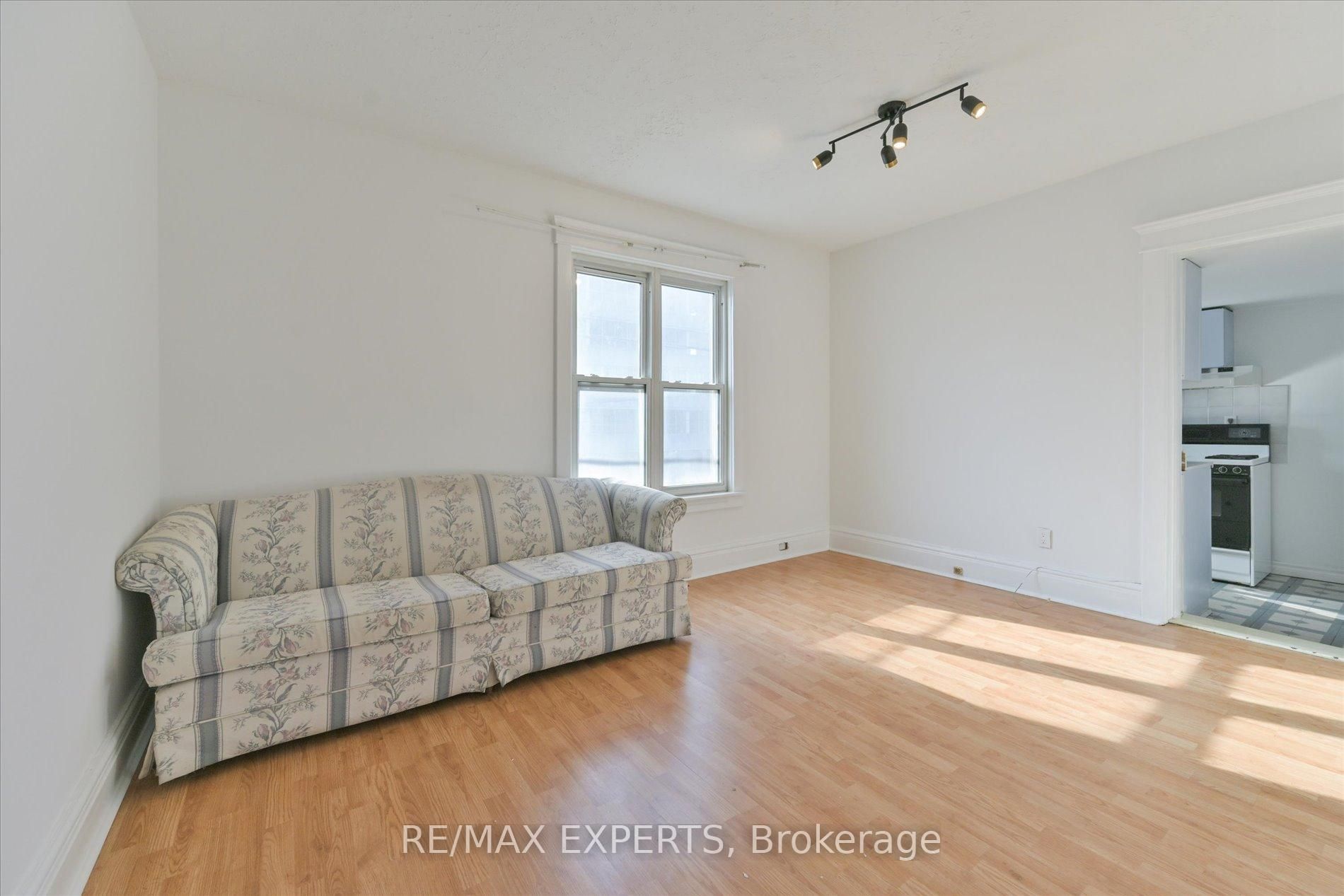 18 Barton Avenue