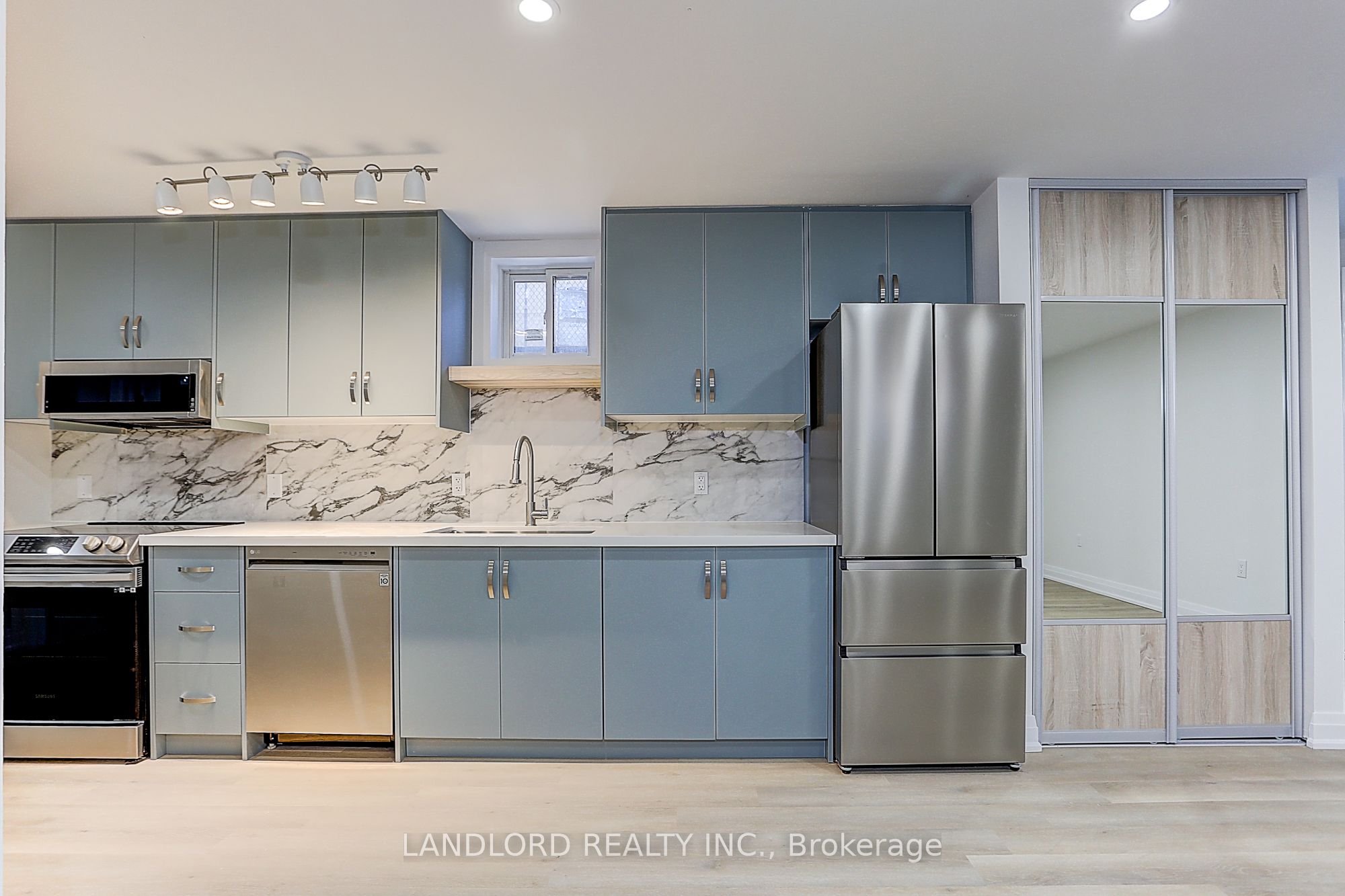 30 Lambton Avenue, #Lower
