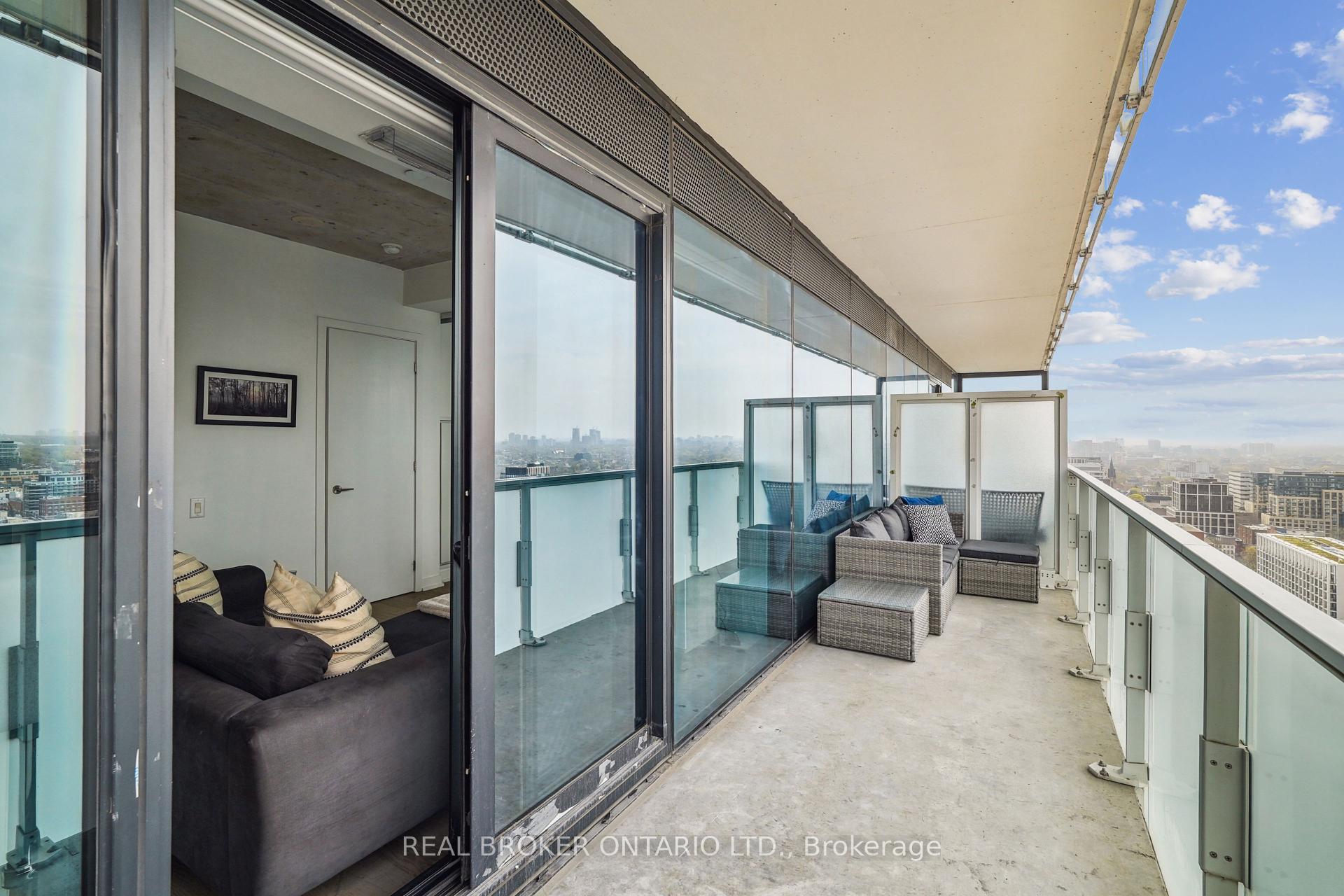 1 Bedroom Condo at 11 Charlotte,  Toronto For sale