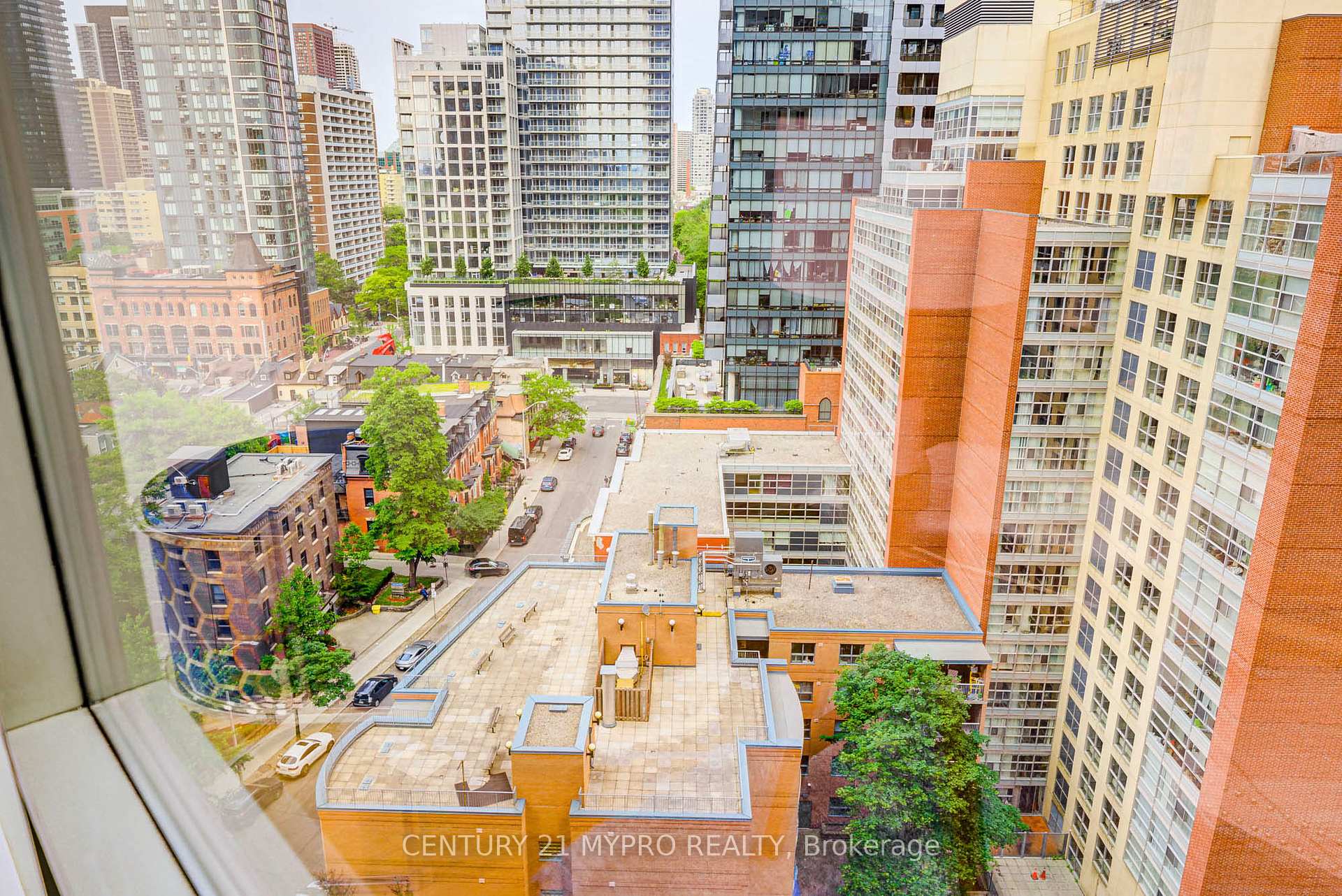2 Bedrooms Condo at 1001 Bay, Toronto For sale