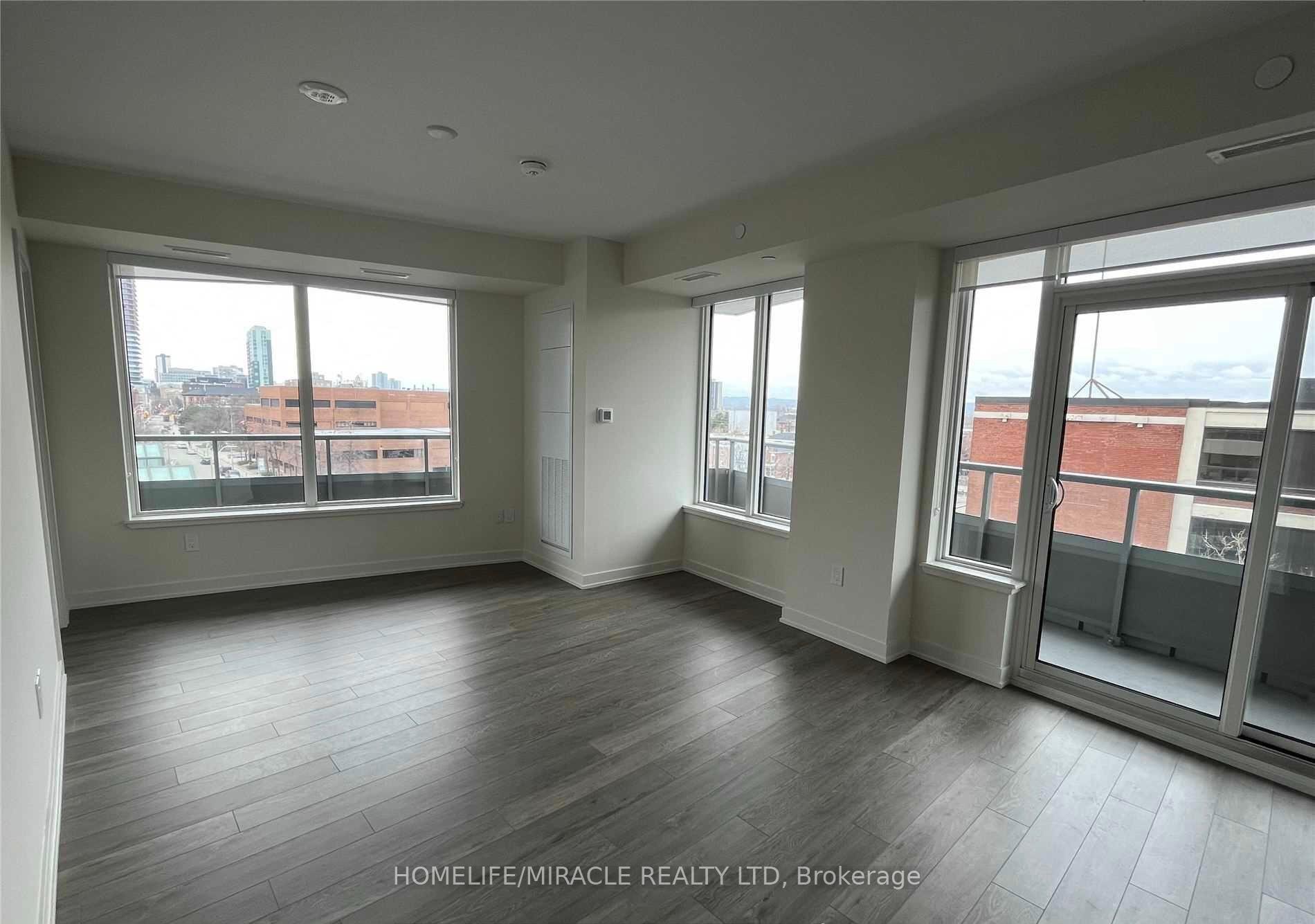 3 Bedrooms Condo at 212 King William, Hamilton For sale
