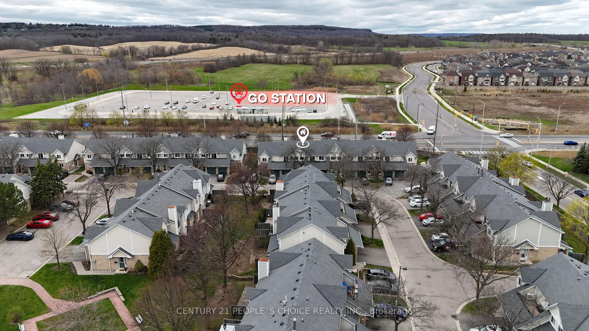 3 Bedrooms Condo at 2530 Northampton, Burlington For sale