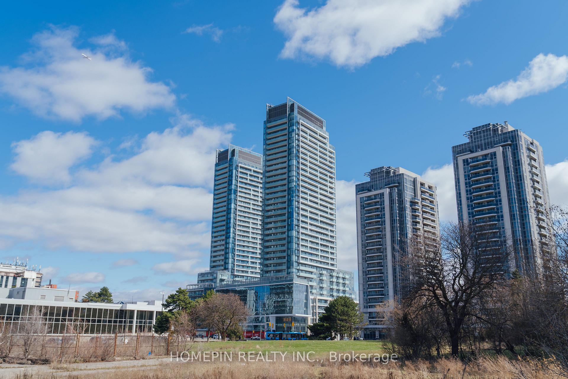 2 Bedrooms Condo at 8 Olympic Garden,  Toronto For sale