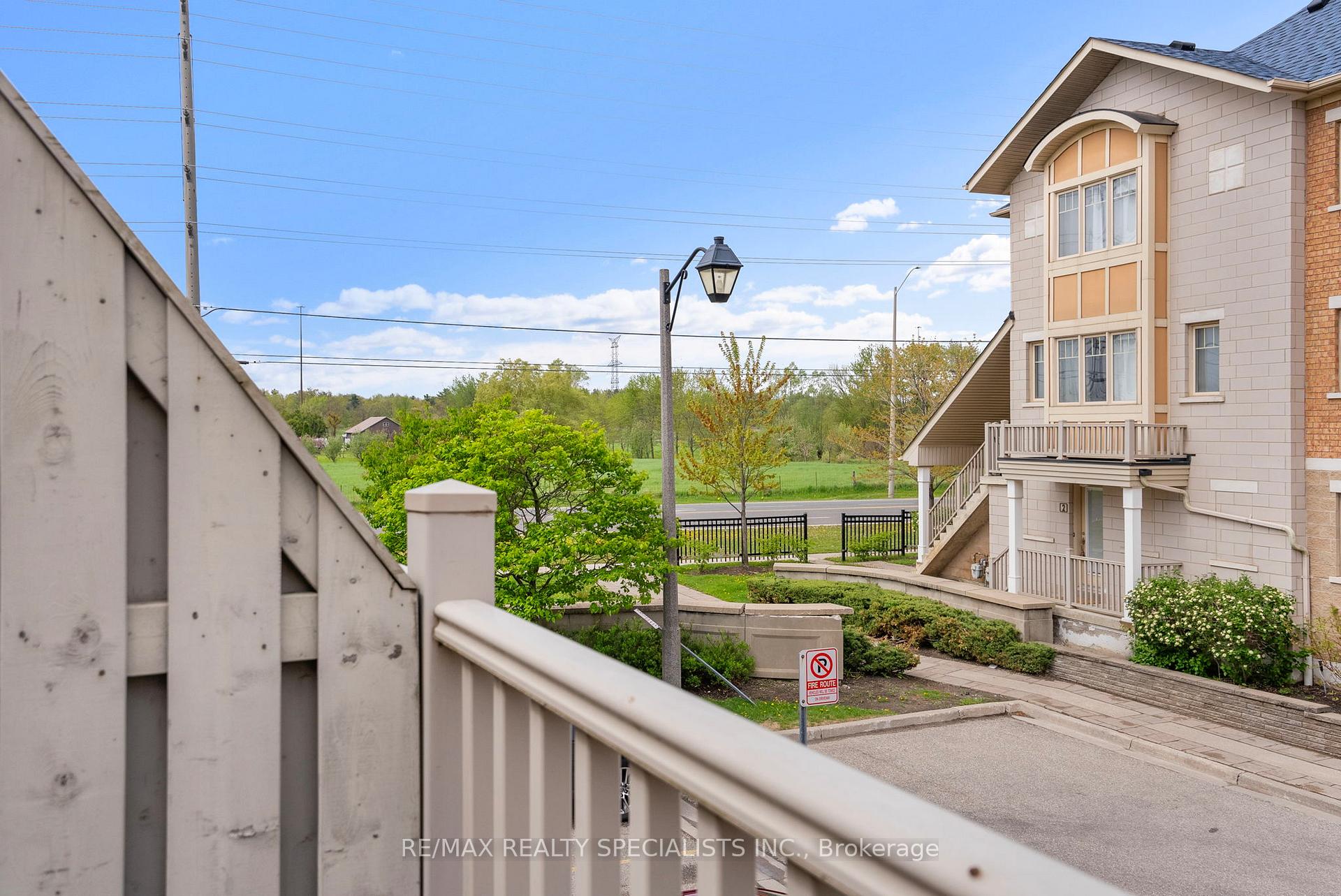 2 Bedrooms Condo at 3985 Eglinton, Mississauga For sale