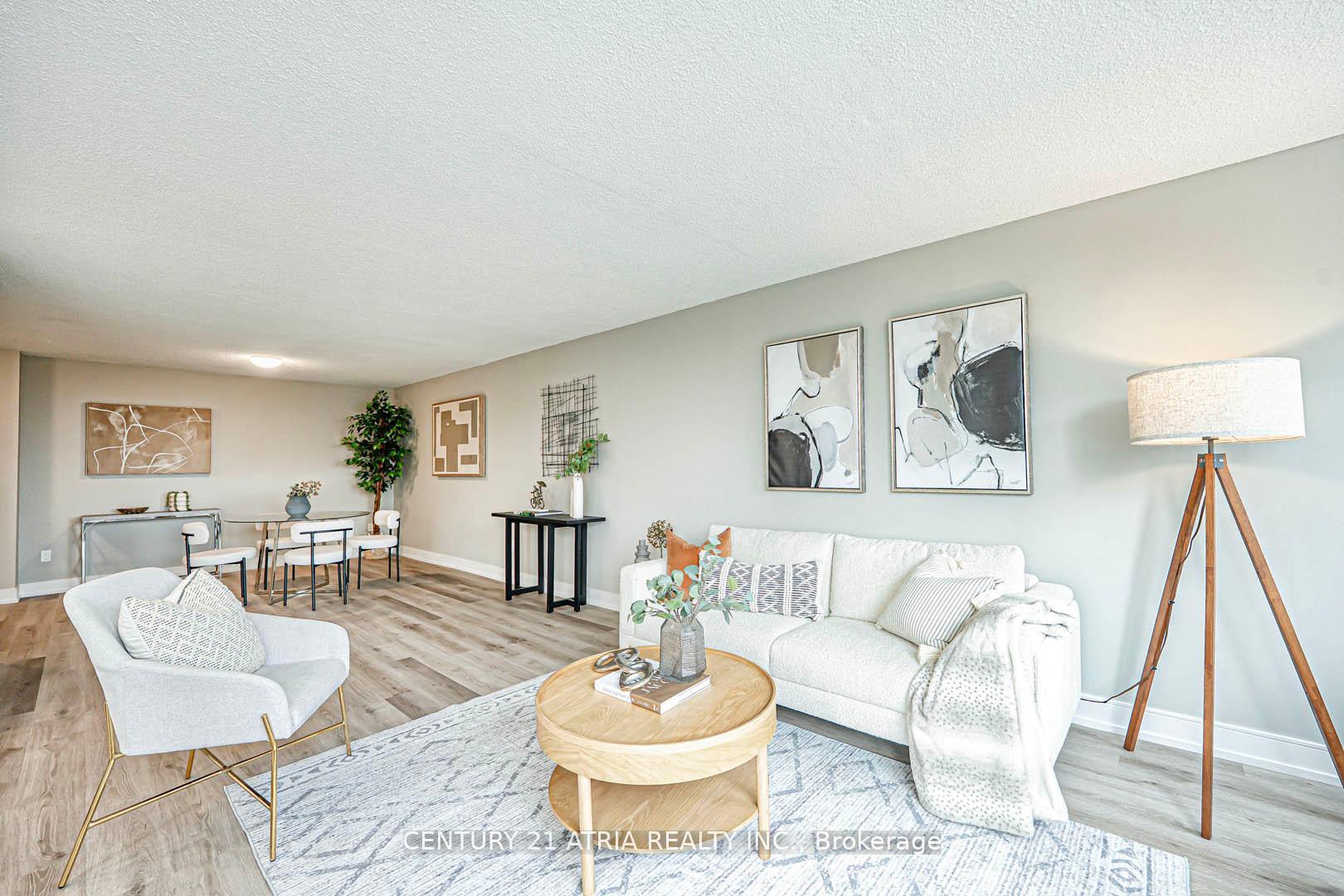 2 Bedrooms Condo at 350 Webb, Mississauga For sale