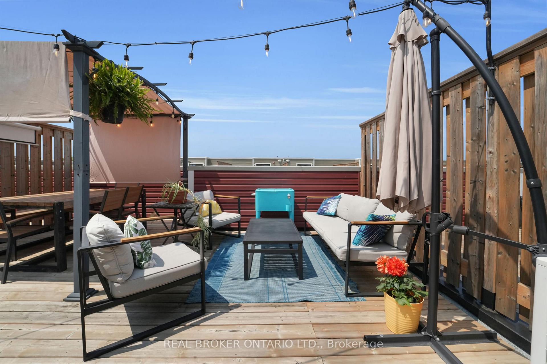 2 Bedrooms Condo at 100 Long Branch, Toronto For sale