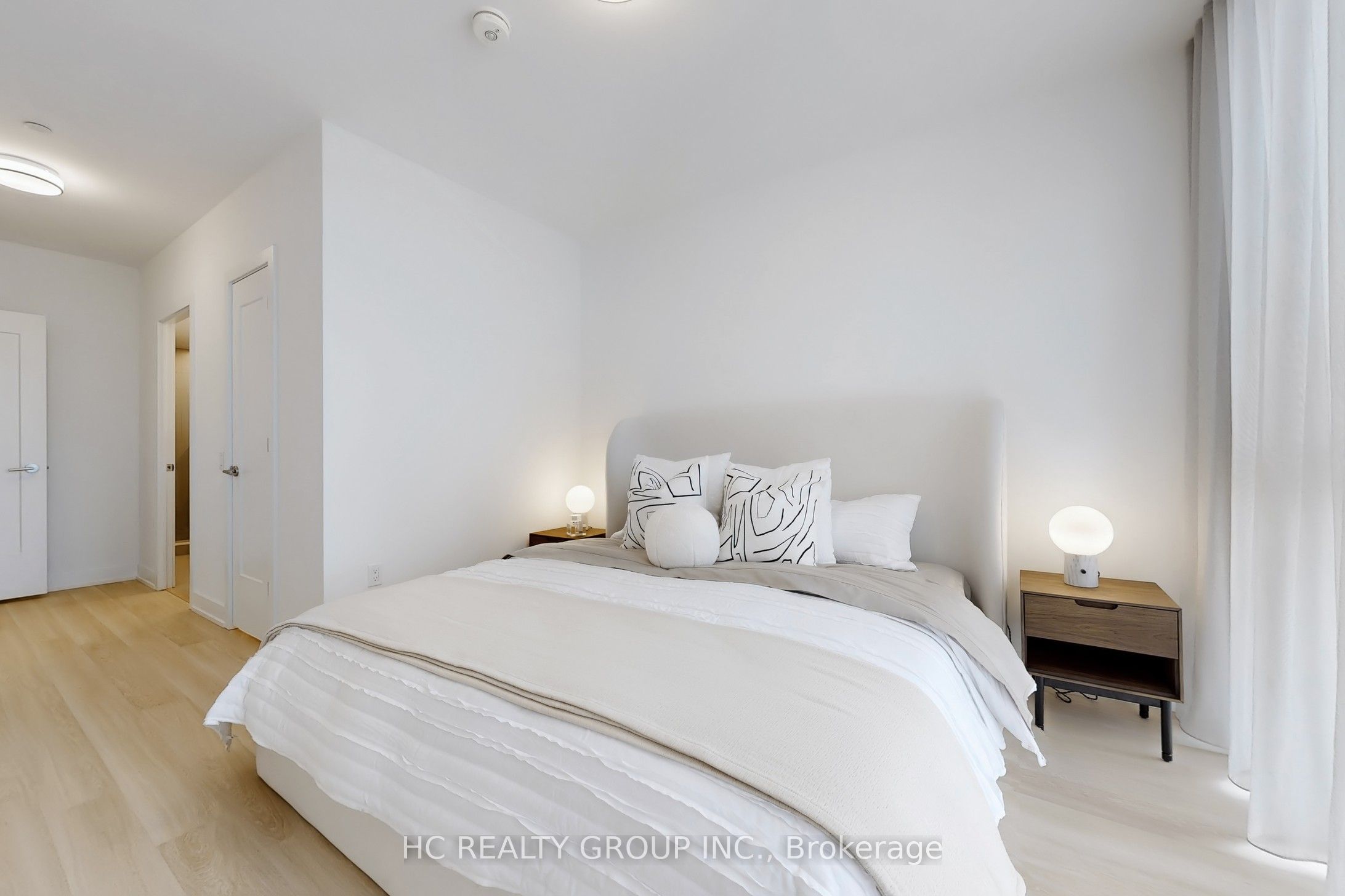 30 Inn On The Park Drive, #222