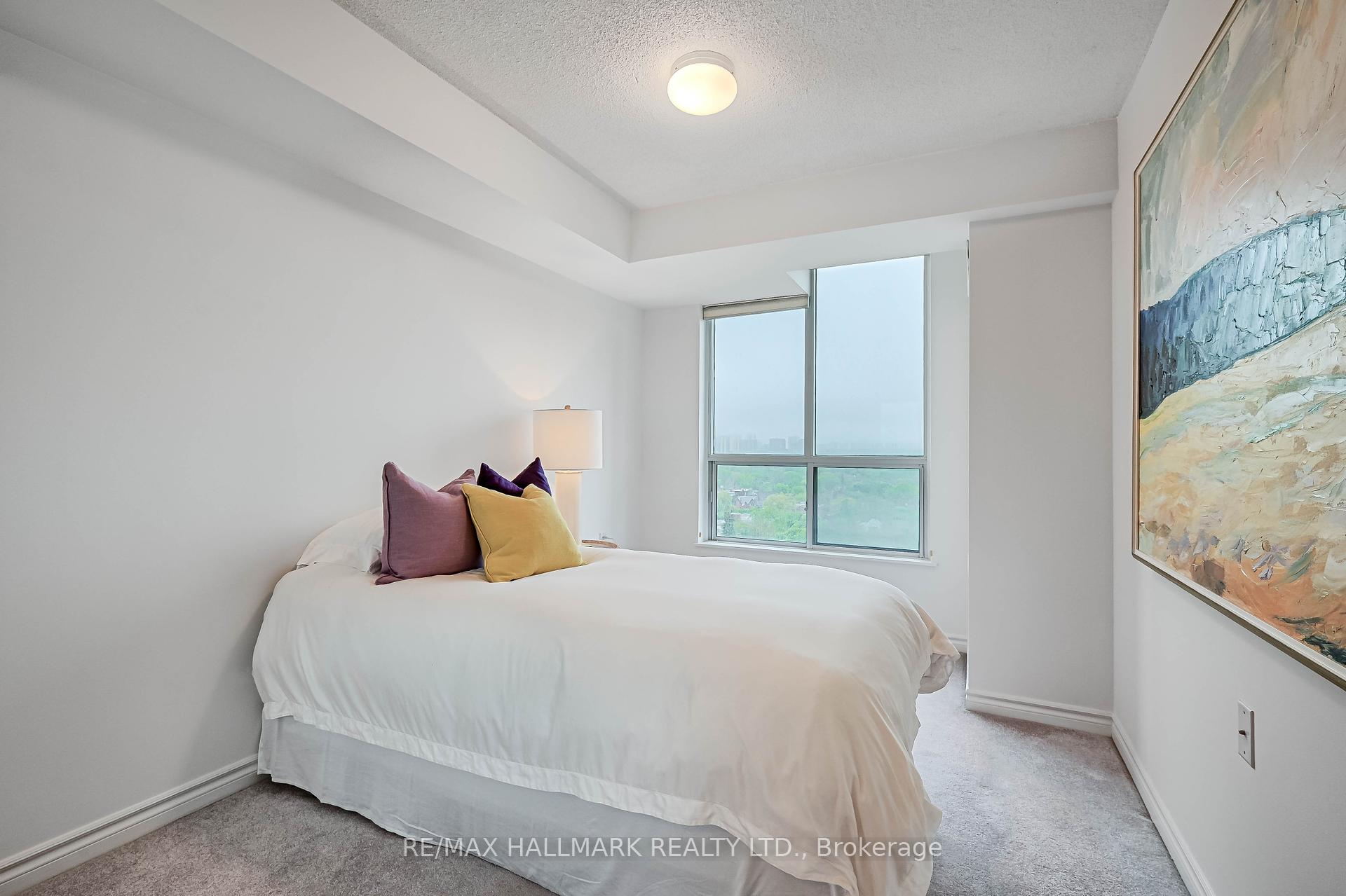 2 Bedrooms Condo at 388 Bloor, Toronto For sale
