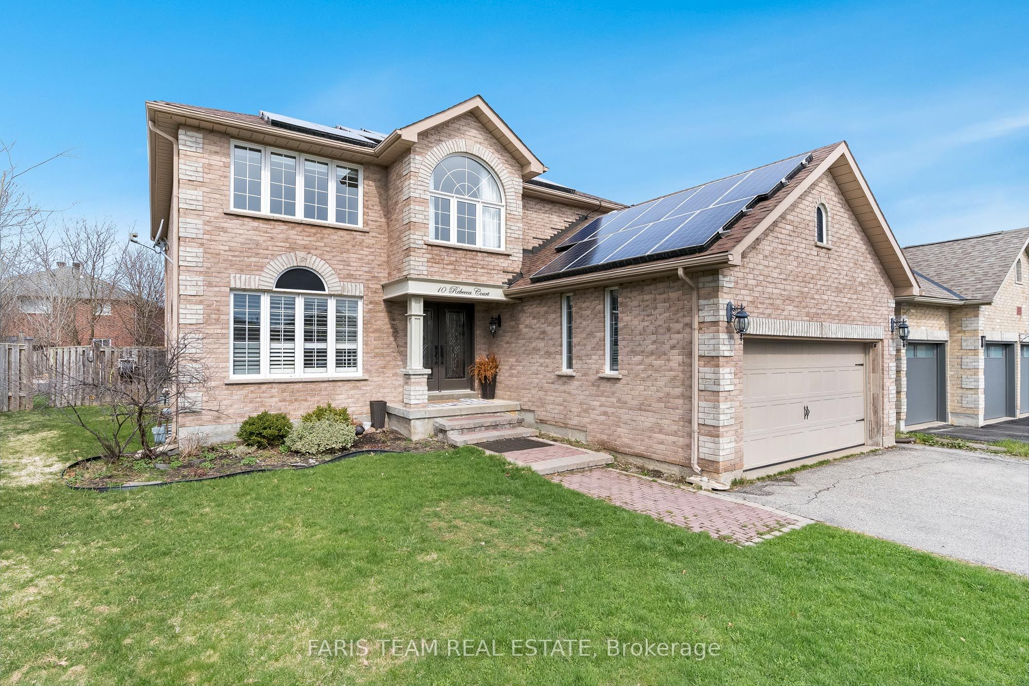 10 Rebecca Court, Barrie, ON L4N 0V5
