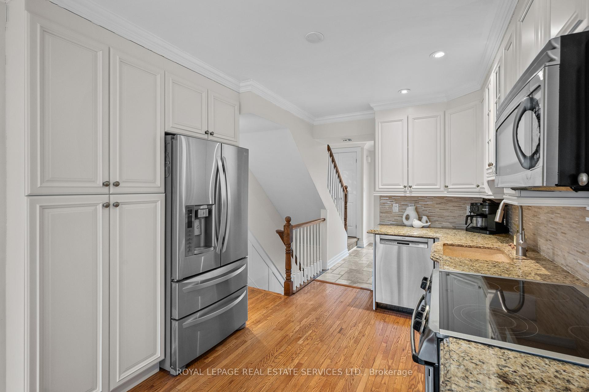3 Bedrooms Condo at 2098 Marine,  Oakville For sale