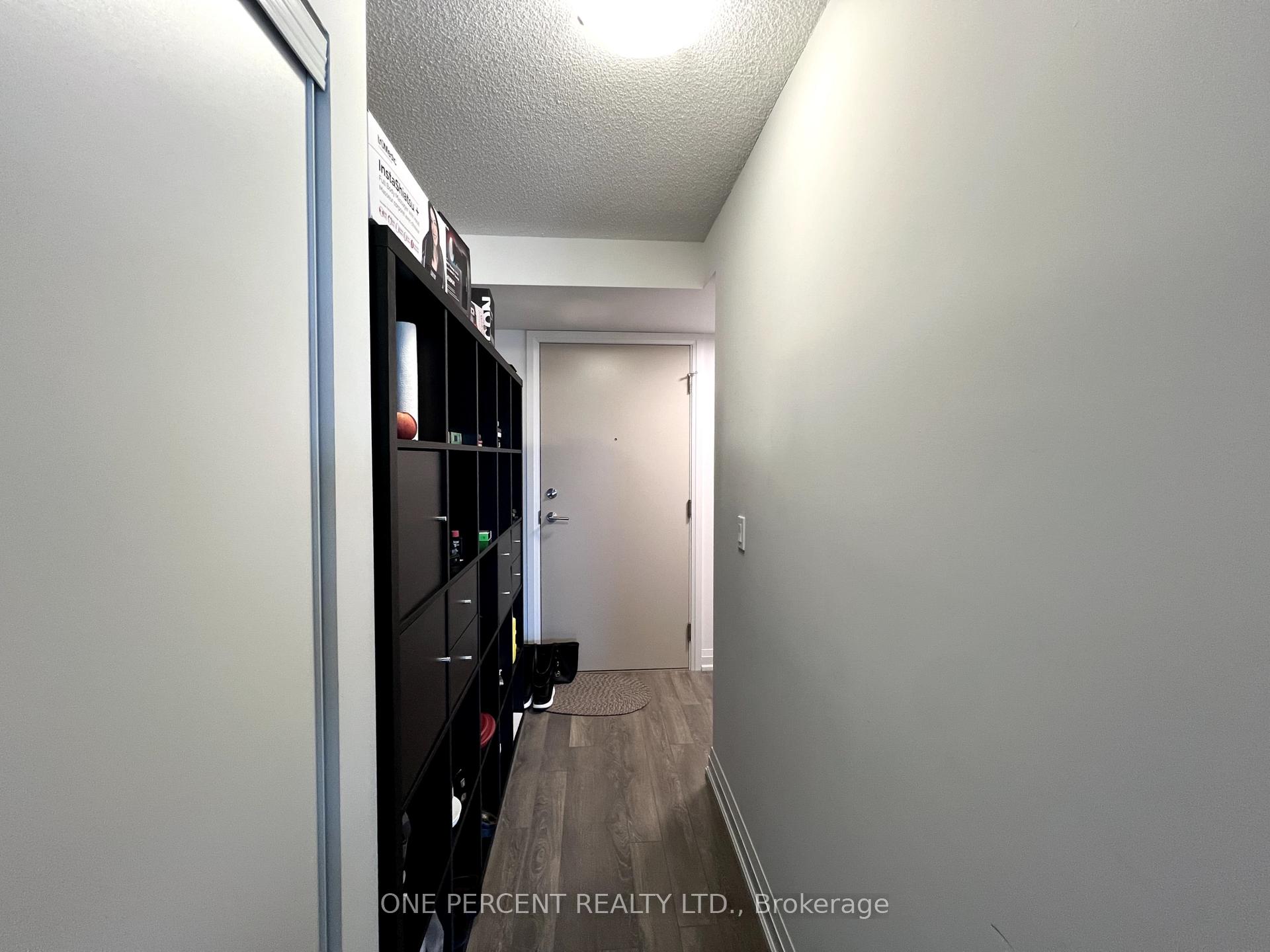 2 Bedrooms Condo at 20 Meadowglen, Toronto For sale