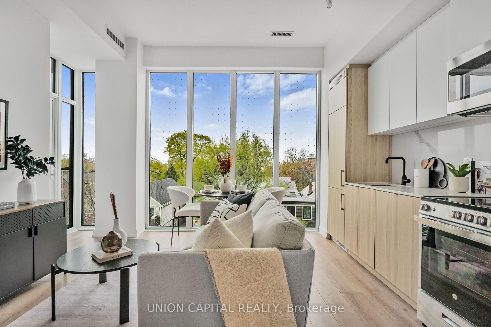 2 Bedrooms Condo at 500 Dupont,  Toronto For sale
