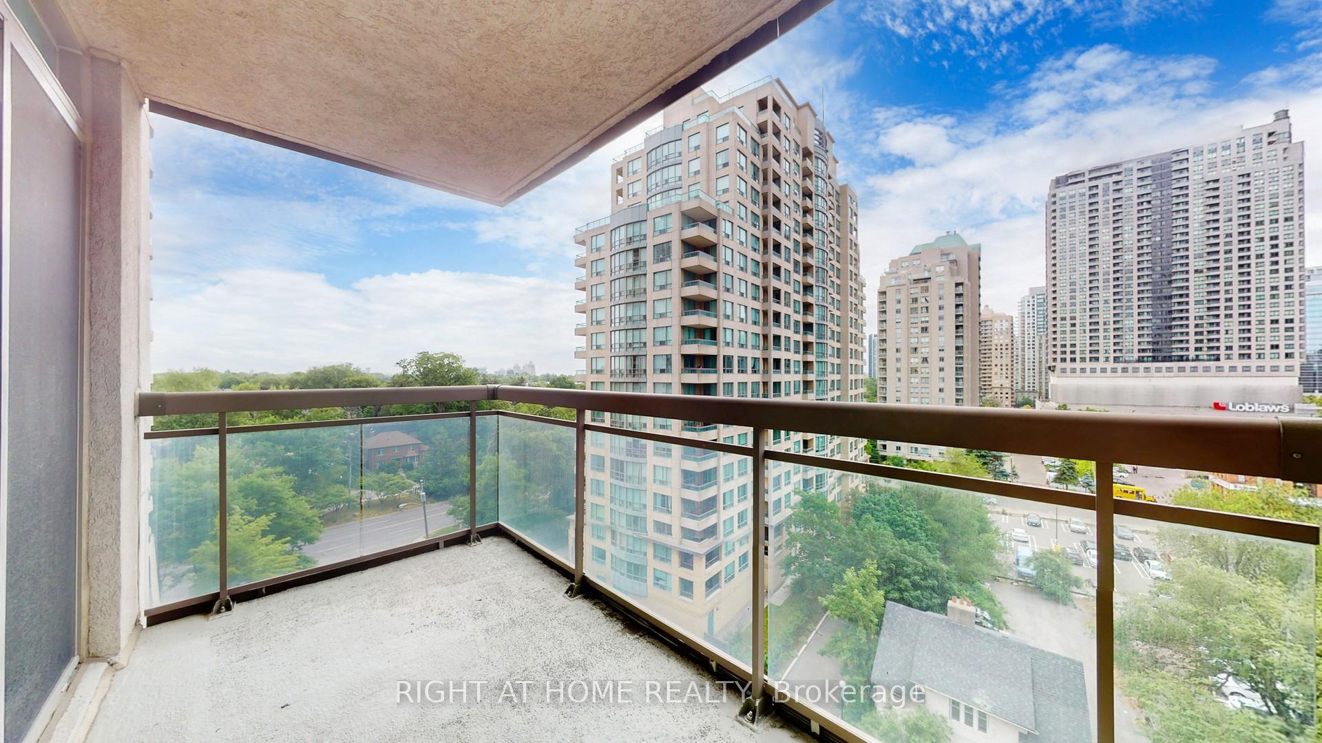3 Bedrooms Condo at 18 Parkview, Toronto For sale