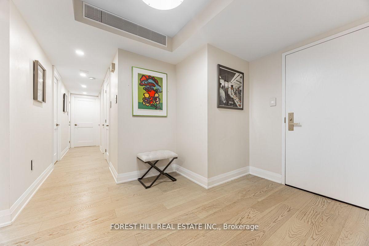 3 Bedrooms Condo at 900 Yonge, Toronto For sale
