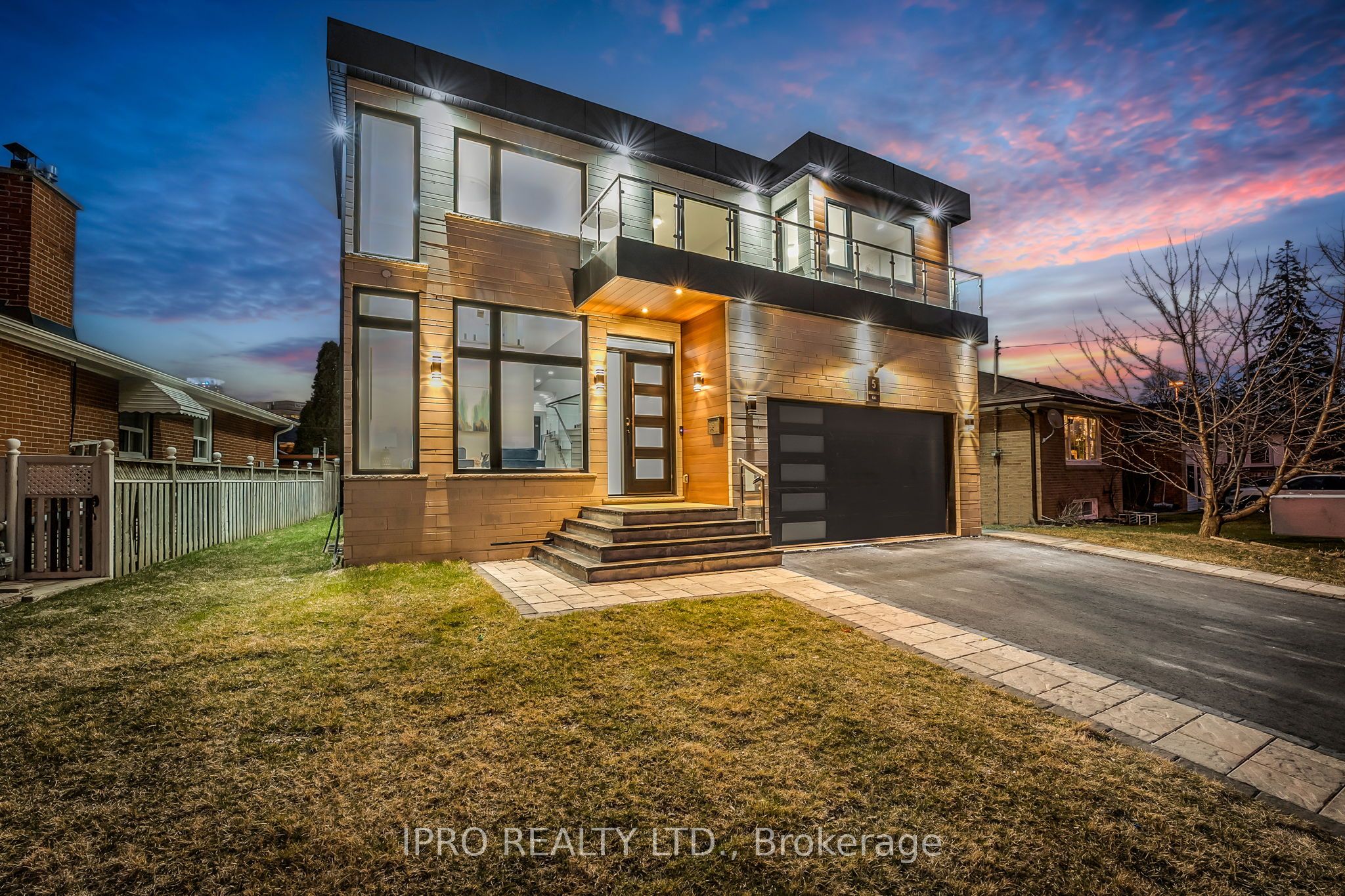 5 Baskerville Crescent, Toronto, ON M9C 1T6