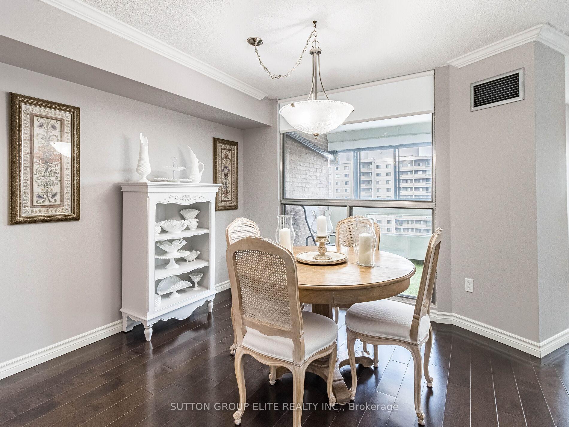 2 Bedrooms Condo at 50 Elm, Mississauga For sale