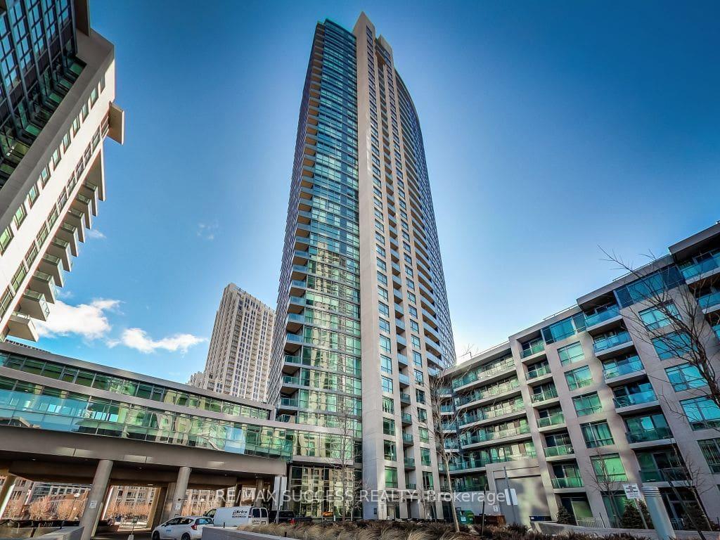 2 Bedrooms Condo at 215 Fort York, Toronto For sale
