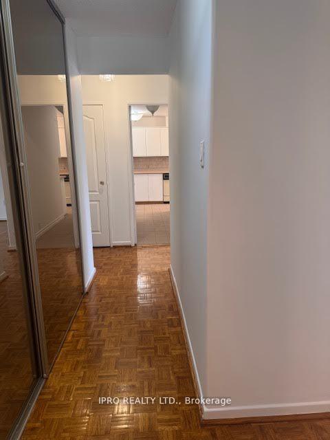 2 Bedrooms Condo at 65 Southport, Toronto For sale