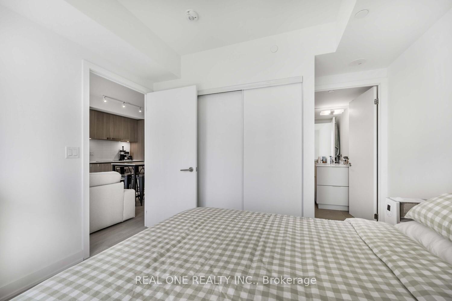 2 Bedrooms Condo at 47 Mutual, Toronto For sale